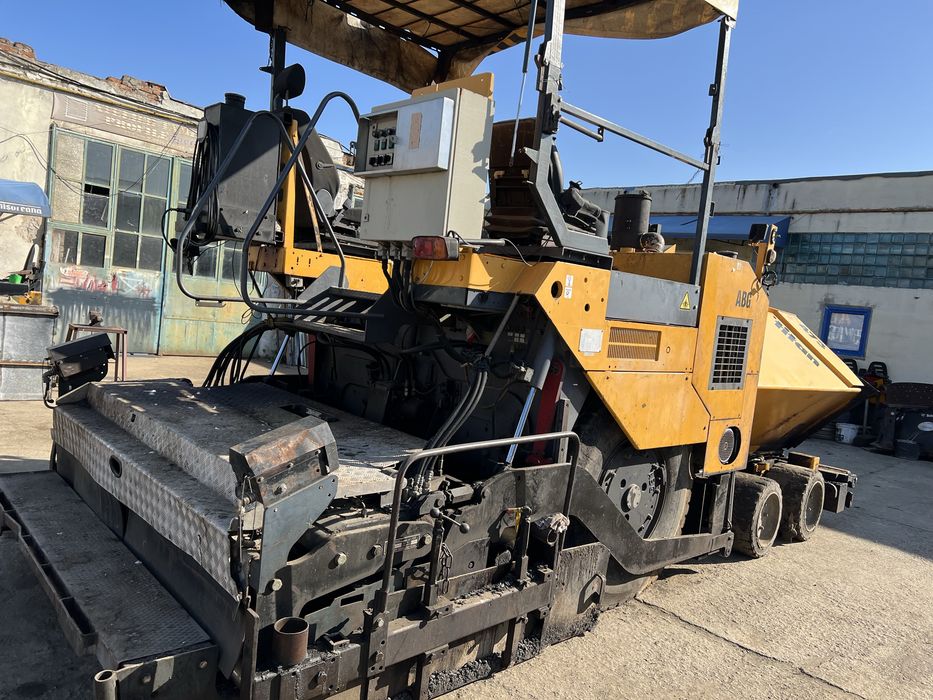 Finisor asfalt titan abg -473 volvo