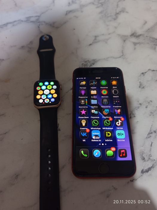 Целый комплект iphone SE 2020 red