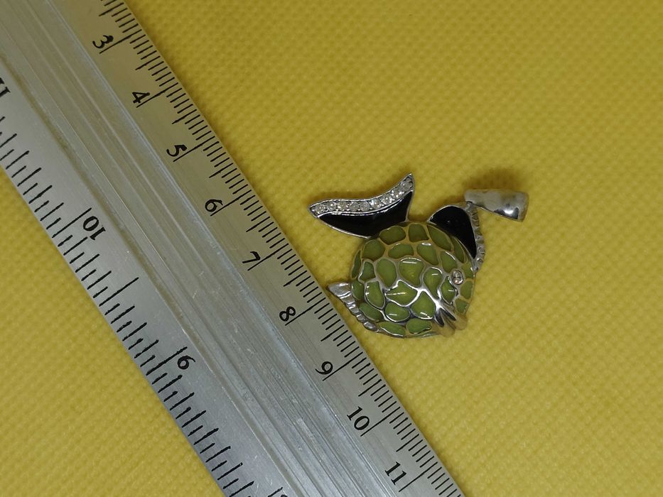 Pandantiv peștișor emailat din argint 925 cu zirconii