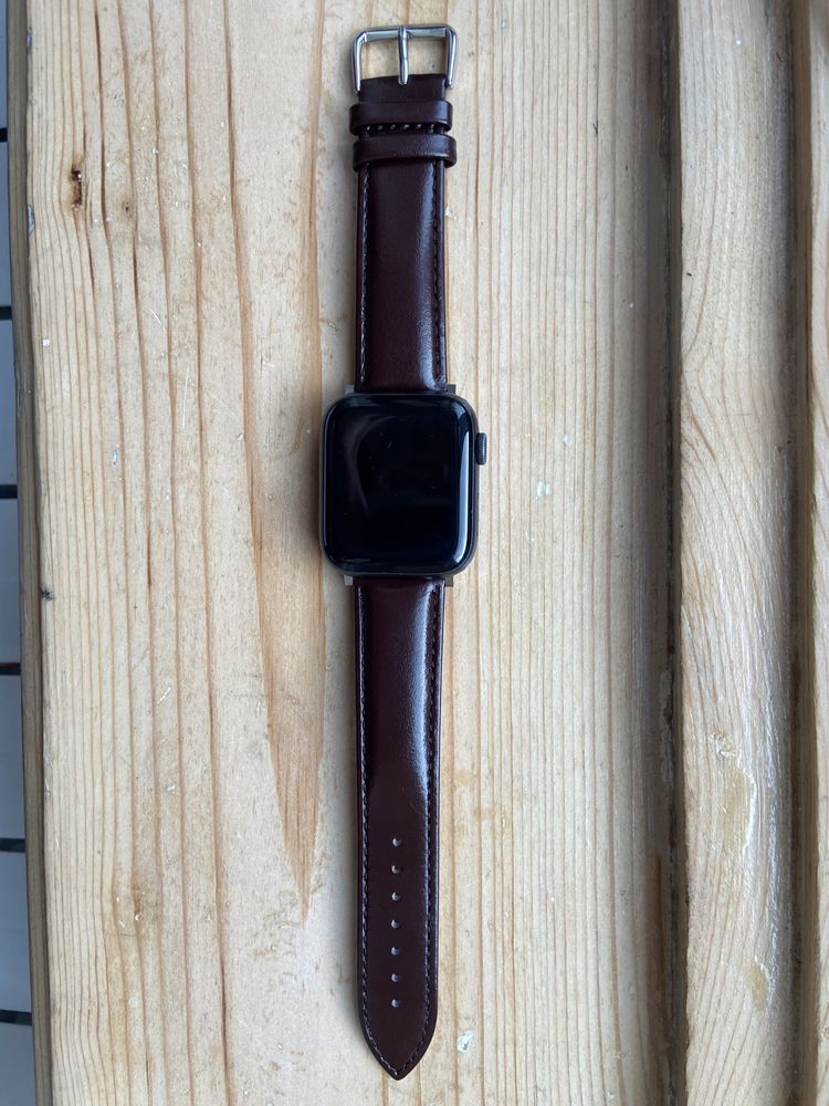 Кожена каишка за Apple Watch