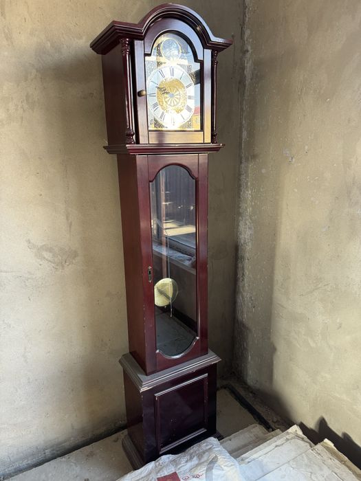 Срочно продам Напольные часы за 8к