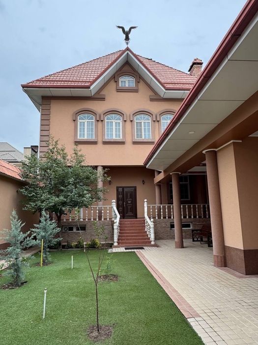 Продаётся евро дом в центре Яккасарайского района с готовым арендатор