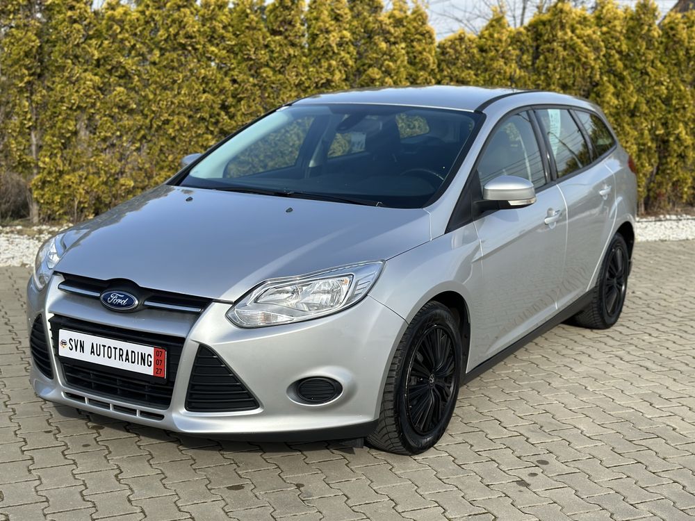 Vând Ford Focus 1.6tdci 10/2013 Garantie 12 luni !