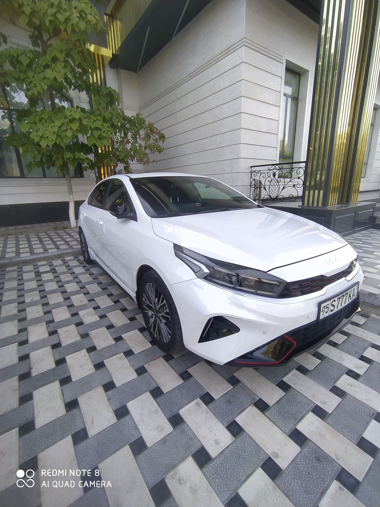 Kia Cerato GT Line продается. Метан. Объем 2.0 литр автомат.