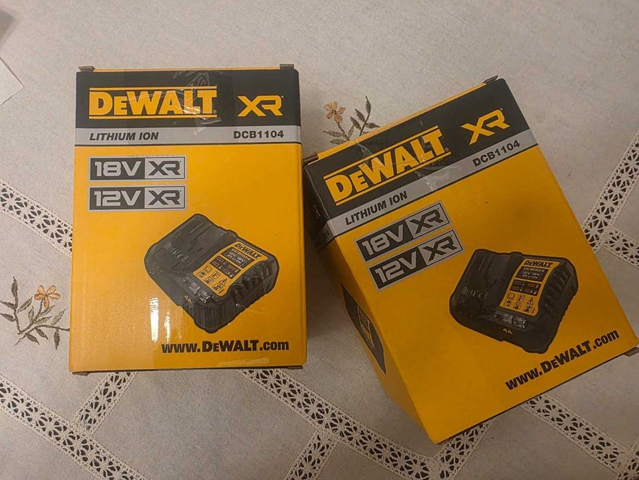 Incarcatoare si baterii Dewalt