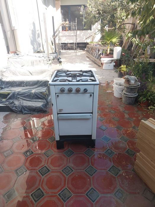 Газ плита трех комфор