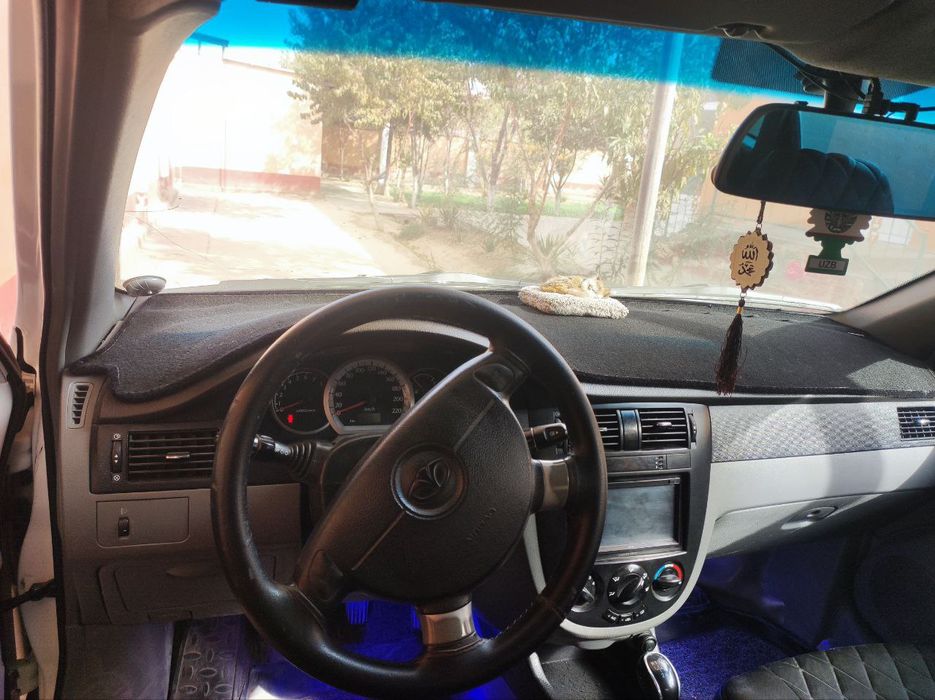 Жентра сотилади.