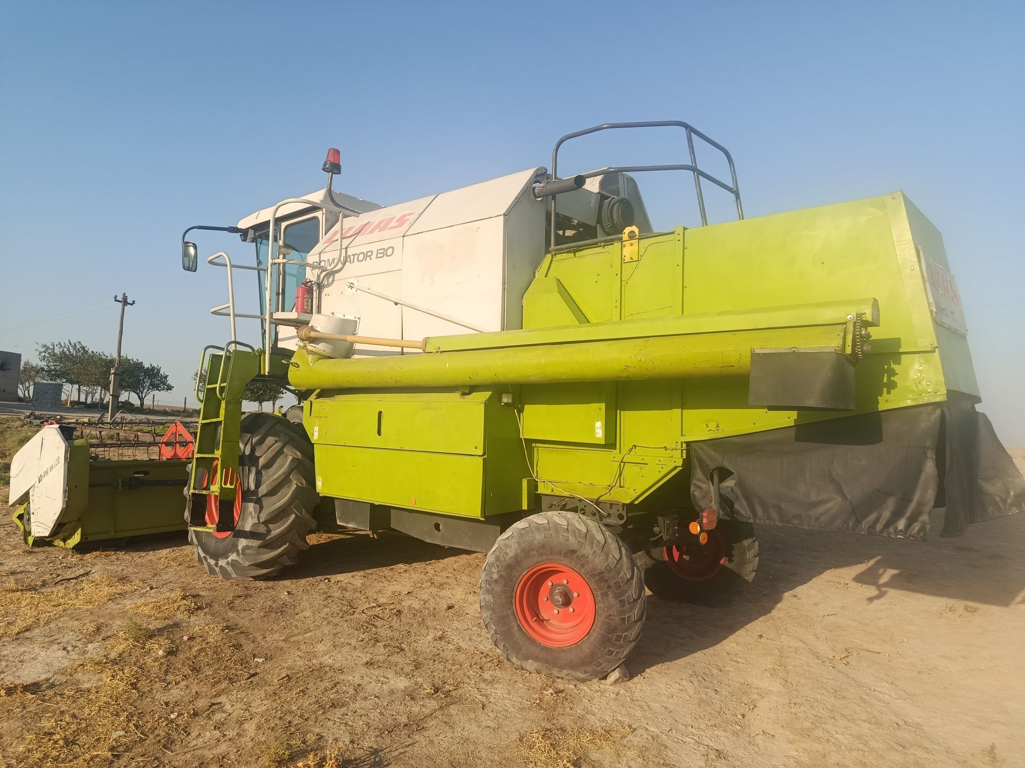 Claas dominator 130!