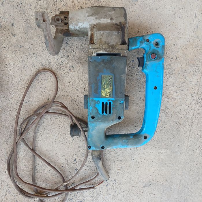 Электроножницы по металлу