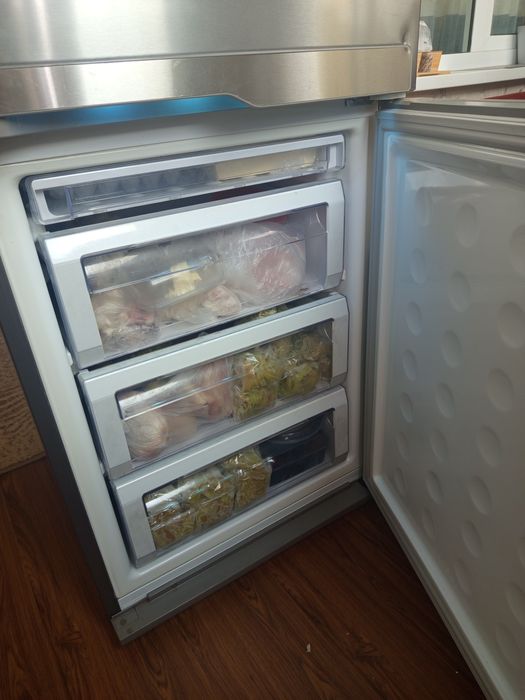 Холодилник сотилади