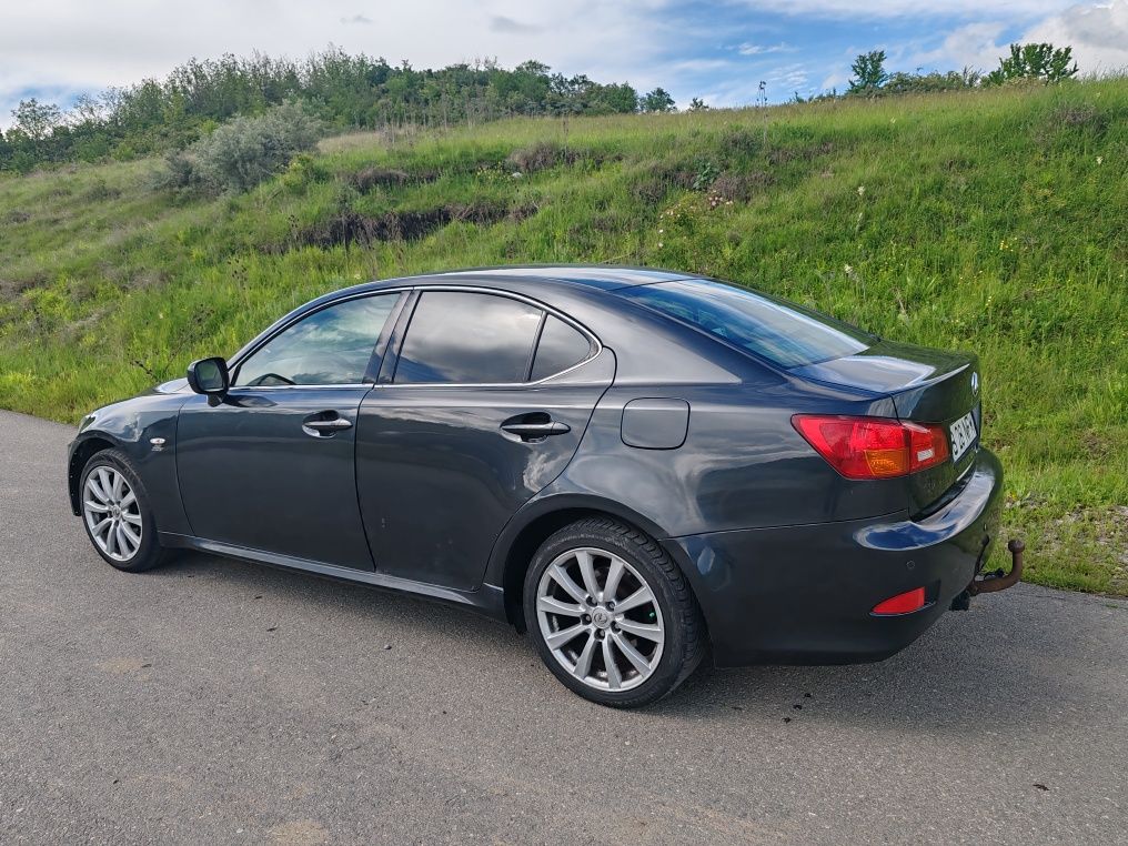 Lexus IS 220 D în stare buna de funcționare