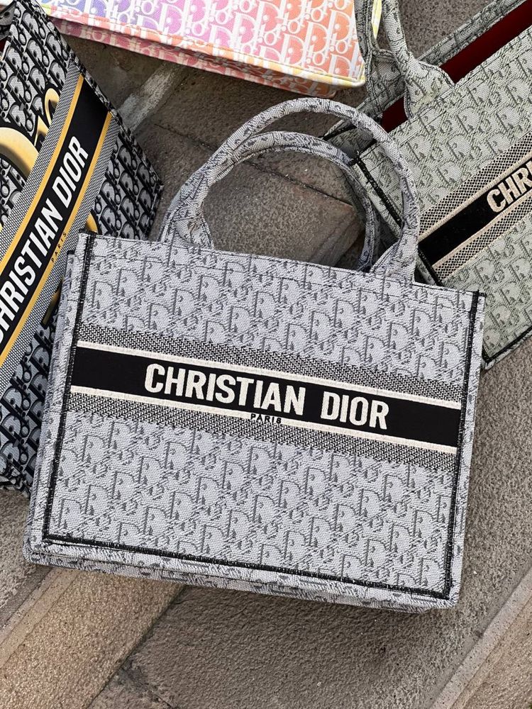Хит модел дамски чанти Кристиан Диор