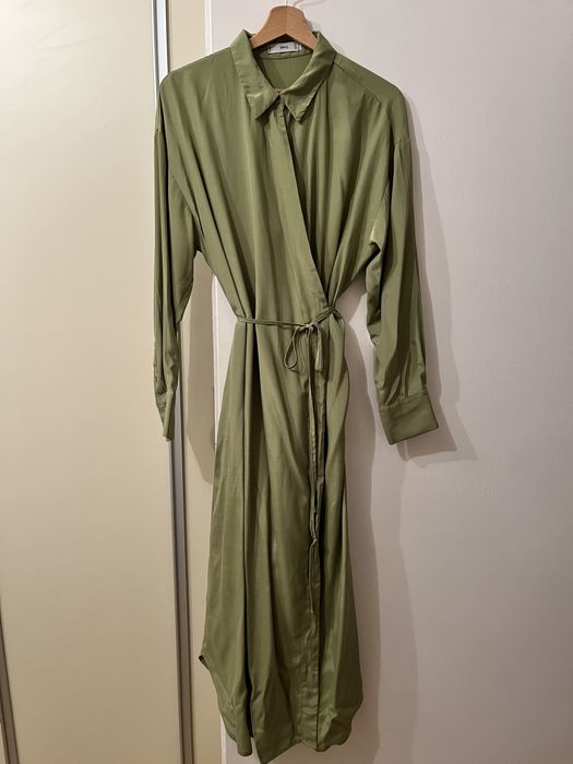 Mango сатинирана миди рокля с прехлупване