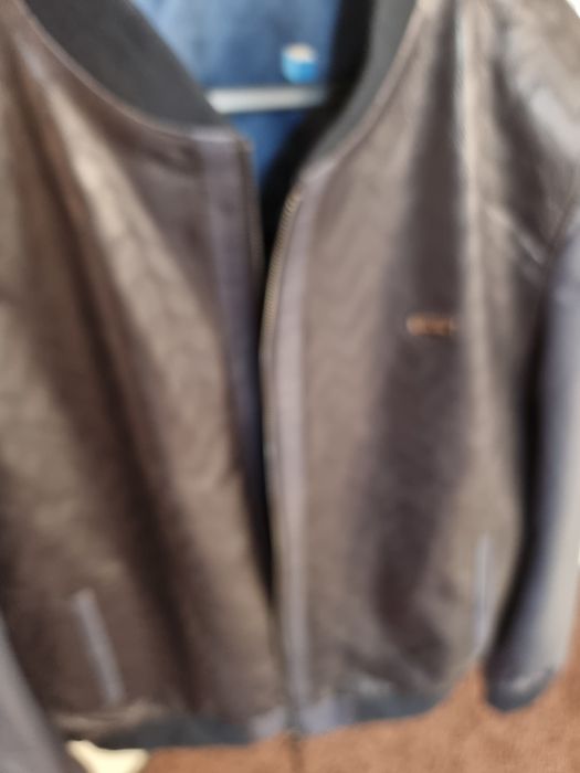 Geaca de piele nouă masura 50