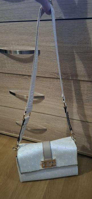 Дамски чанти през рамо