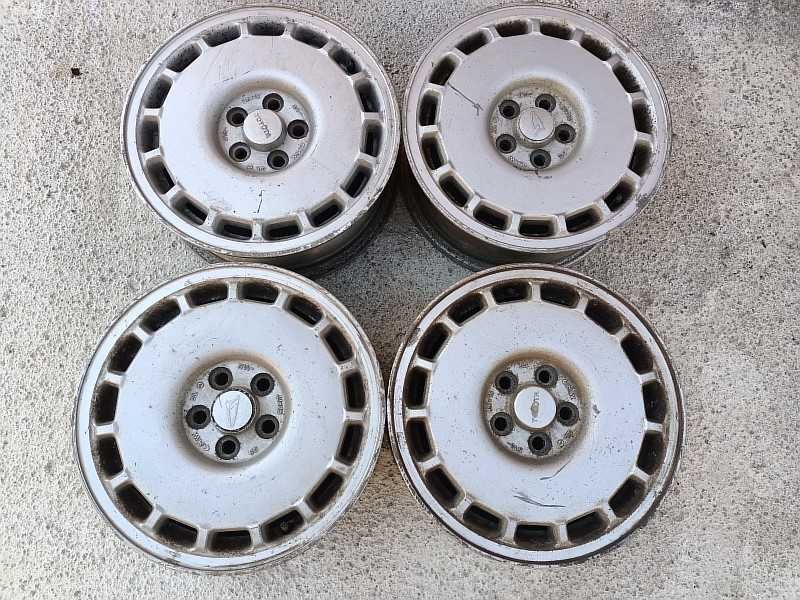 Продам оригинальные легкосплавные диски "CMW" на Toyota Carina.