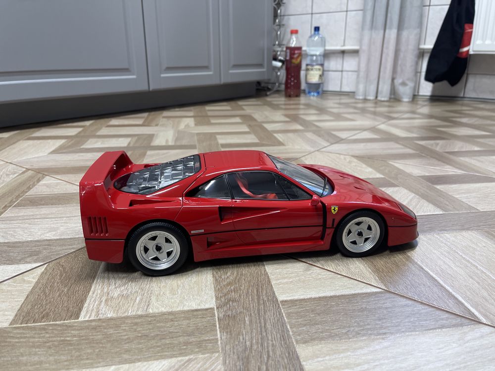 Macheta Ferrari F40 1:12 Norev