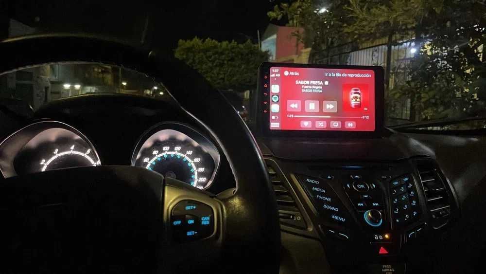 1-8GB Navigatie GPS Android Dedicata Ford Fiesta MK6 Carplay Auto QLED