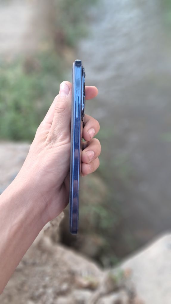 Toza ishlab turgan telefon