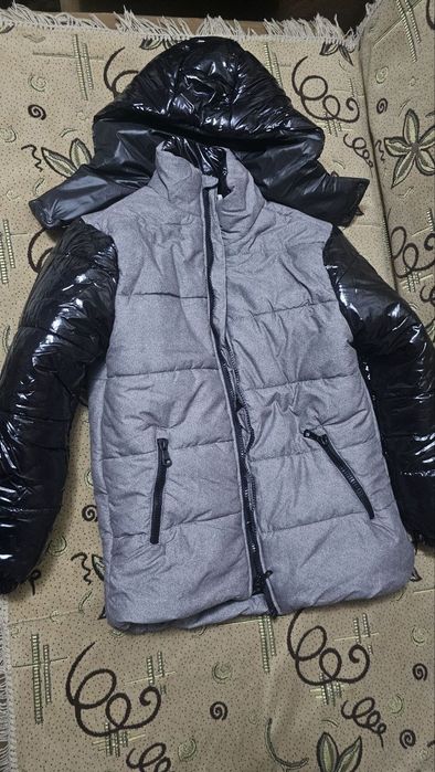 Kurtka sotiladi 158/164 razmer