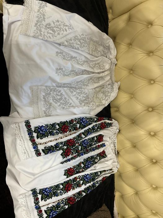 Cămașă cu mărgele cusuta manual