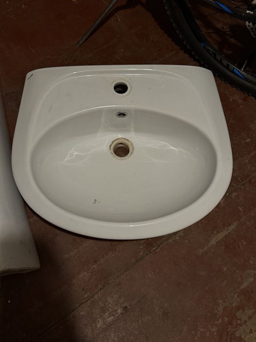 Продам раковину с пьедесталом
