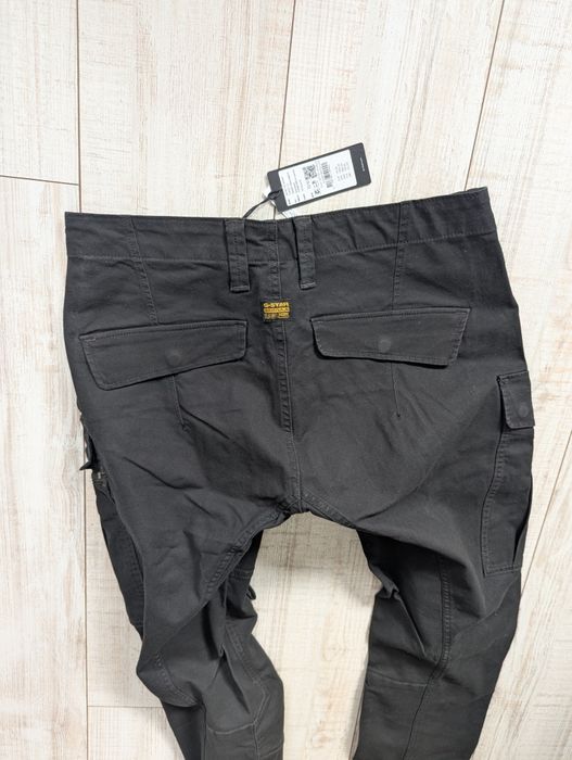 G-Star Zip Pkt 3D Skinny Cargo 
W33L32
Цена: 155 лв/79,25€
Цвят: Чере