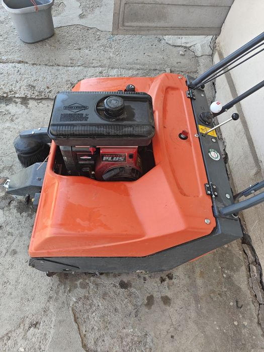Măturătoare, mătura Hako Hamster 780v, motor termic, baterie