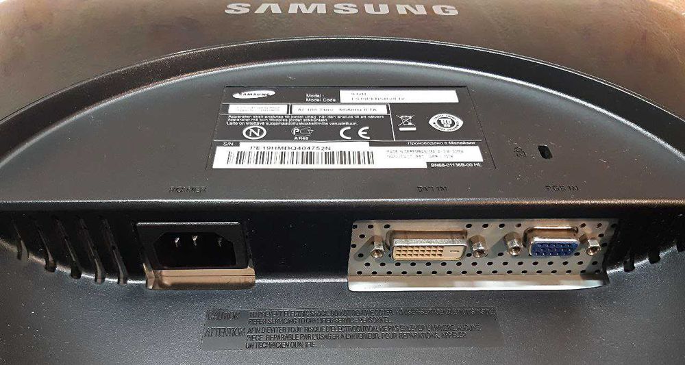 Монитор Samsung 19" с колонками