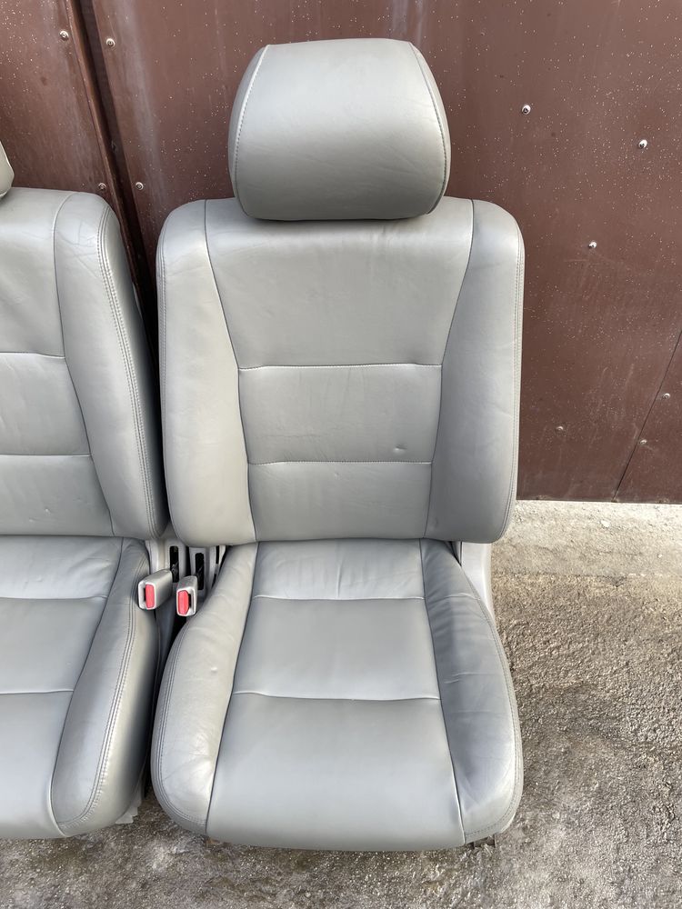 Передние сидения Toyota Land Cruiser 100/105 Электро