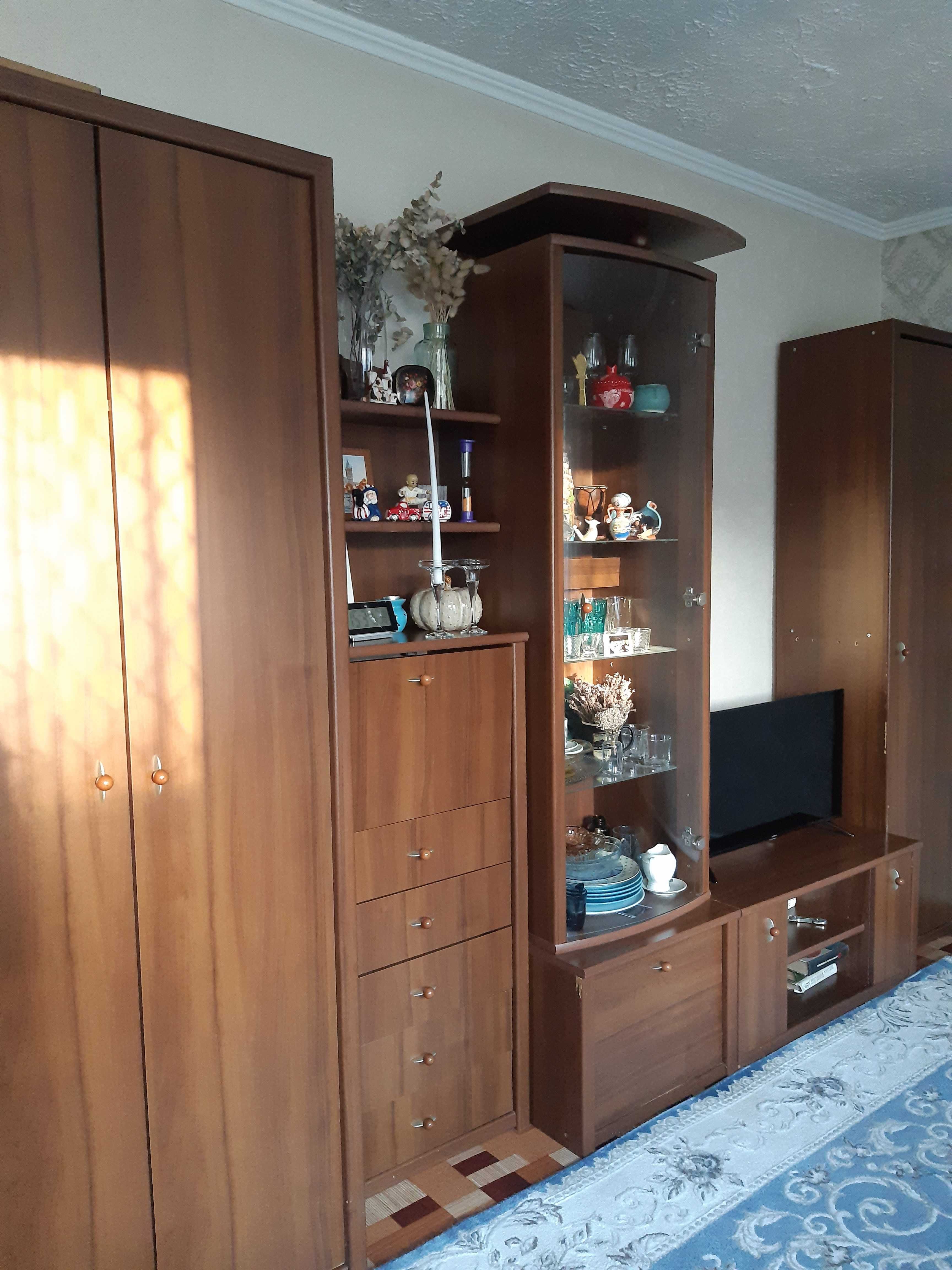 Продам  стенку-горку б/у