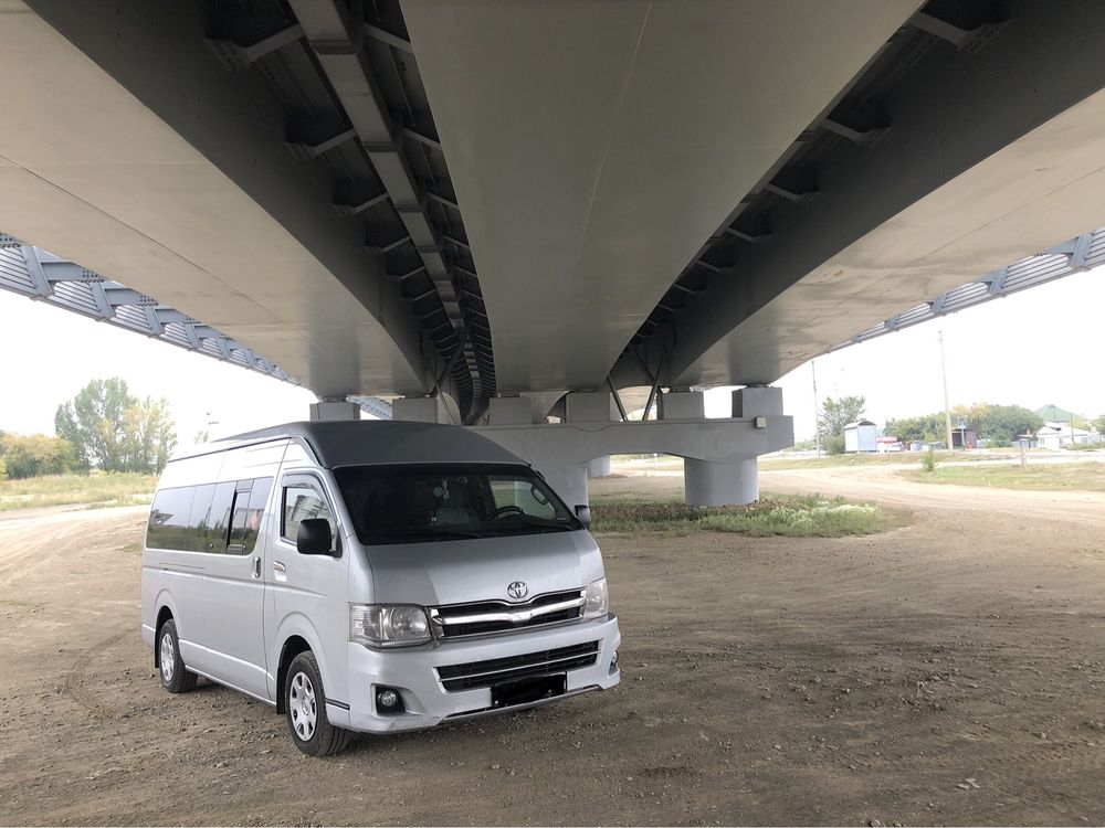 Аренда микроавтобусов Toyota Hiace