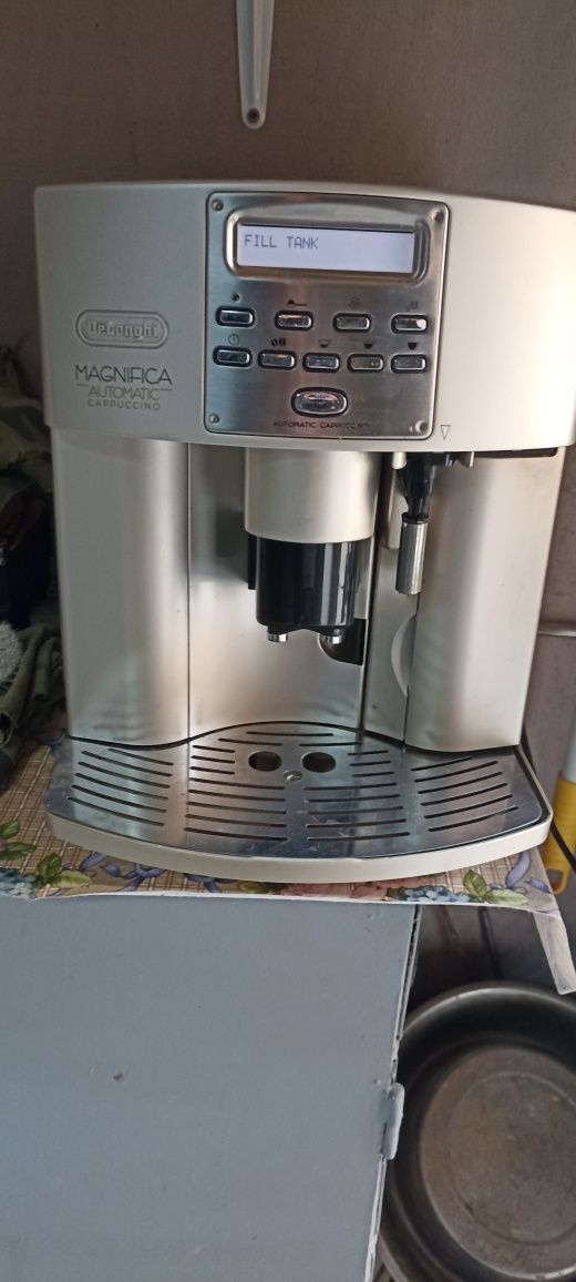 DeLonghi Magnifica Automatic Cappuccino