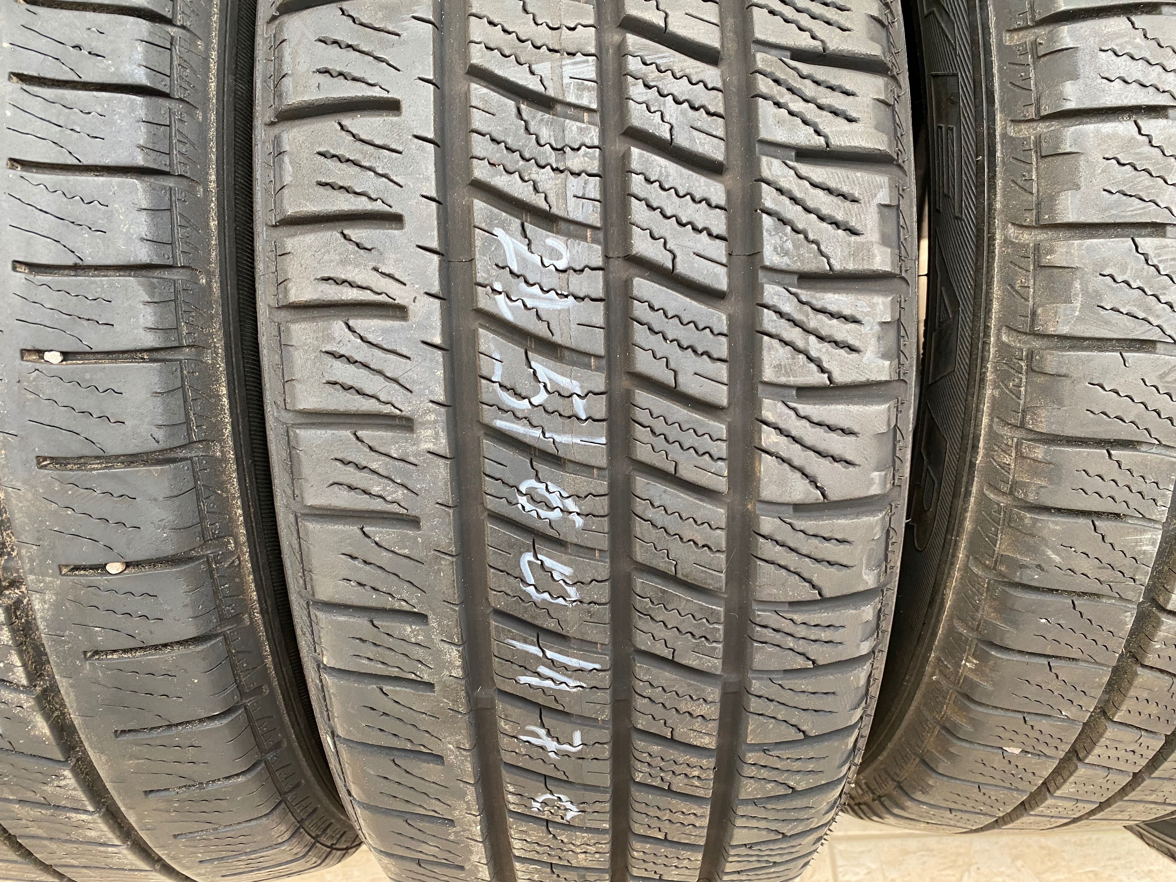 Гуми зимни бусови гума 215/60/17” C GOODYEAR CARGO Vector