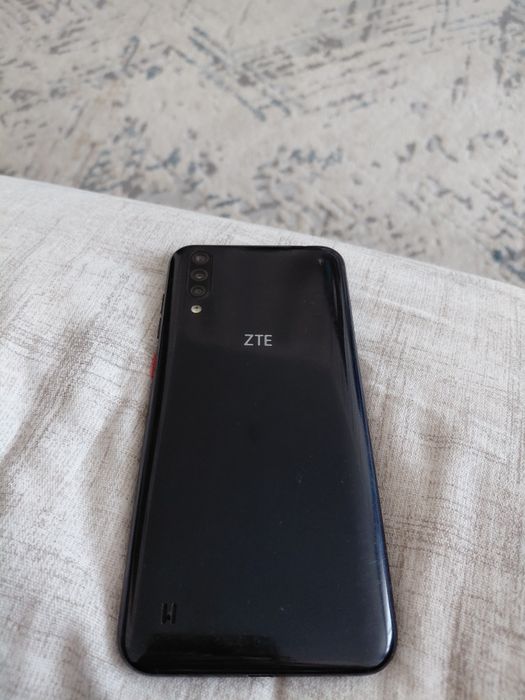 Телефон ZTE blade