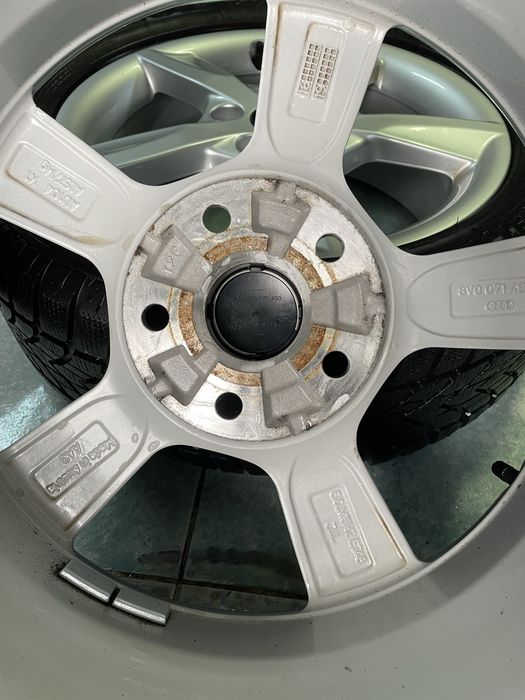 Jante aliaj R16 originale VW Golf Passat 205/55/16 Dunlop iarna