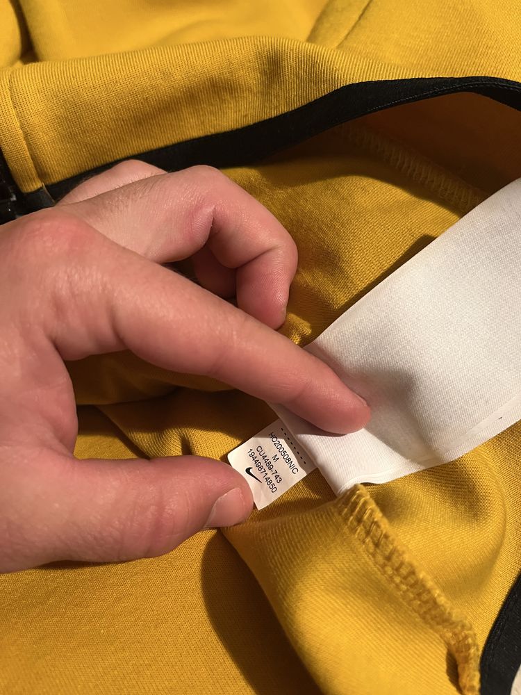 Nike Tech fleece yellow/black
