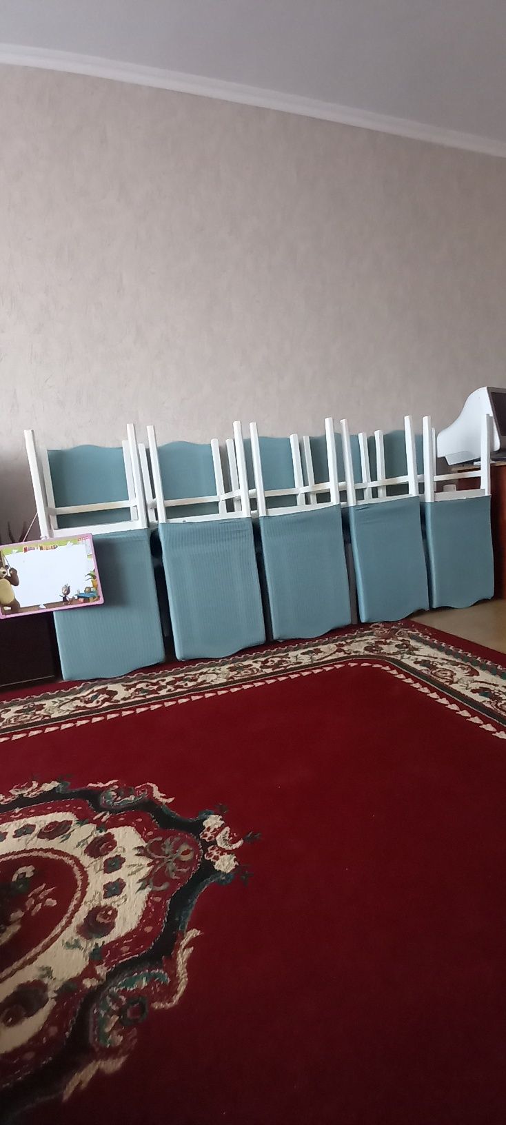 Стол трансформер, и стулья.