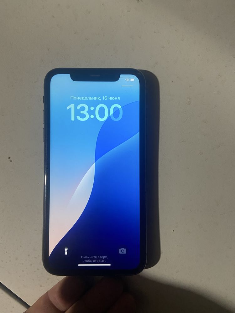Продам два Айфона 11