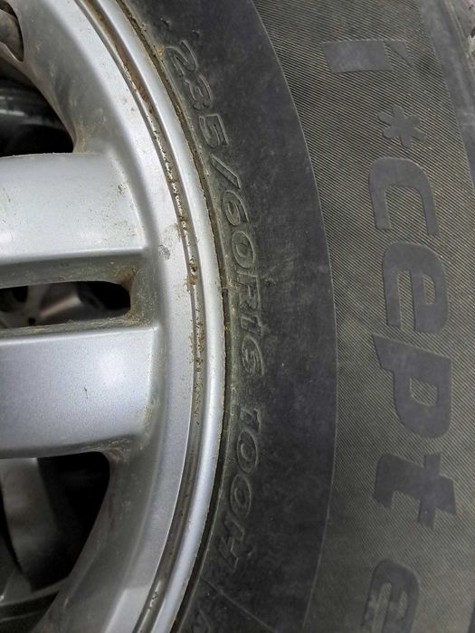 Roți 235/60 r16 cu avelope de iarnă