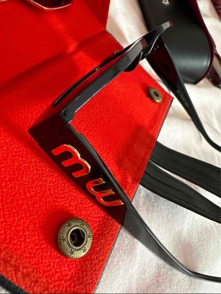Слънчеви очила MIU MIU