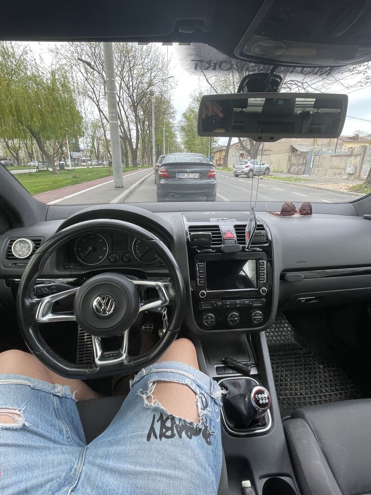 Vand Golf 5 pachet GTI