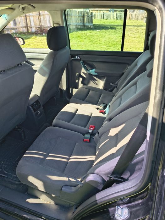 Vând Touran 1.9 TDi