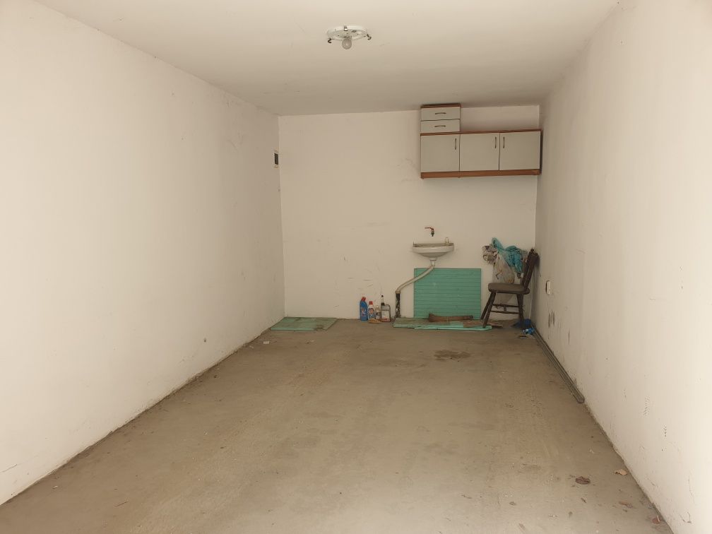 Дава се под наем Гараж / Паркомясто в Варна, ХЕИ - 19 кв.м за 127.5 € - Снимка #1