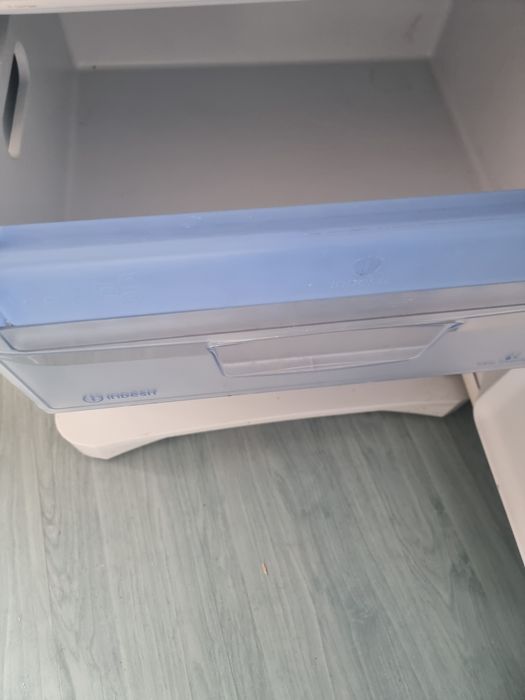 Хладилник indesit