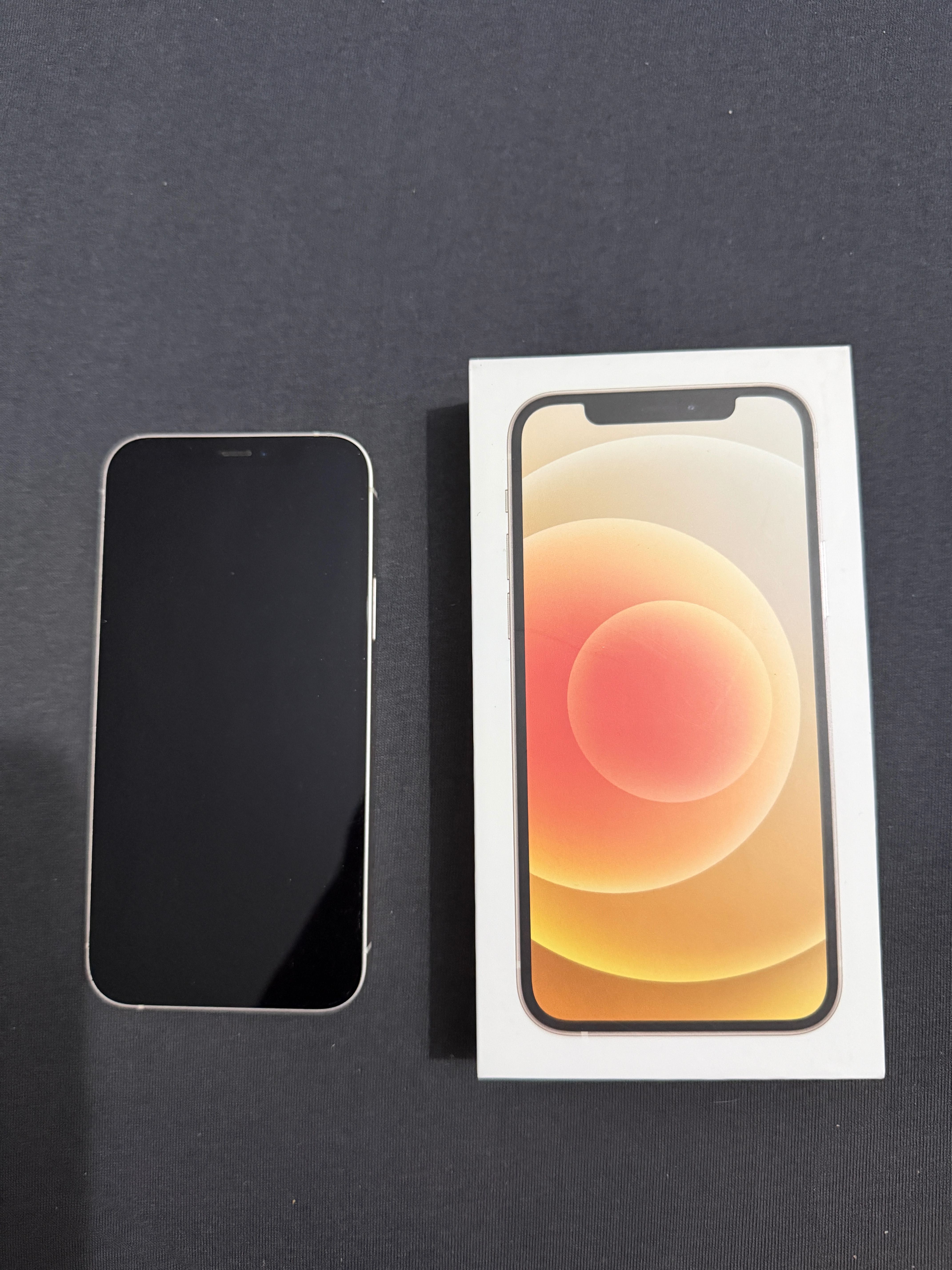 Продавам Iphone 12 64GB