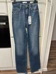 Blugi guess noi cu eticheta