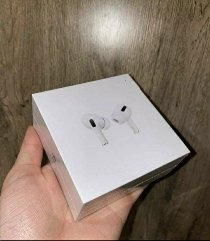 Apple AirPods Pro 2 with MagSafe Charging Case