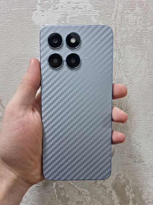 Продаю Honor X 6A, память 6/128, версия андроида 14, ёмкость 5.200mah