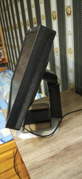 Употребяван Монитор HP 24"